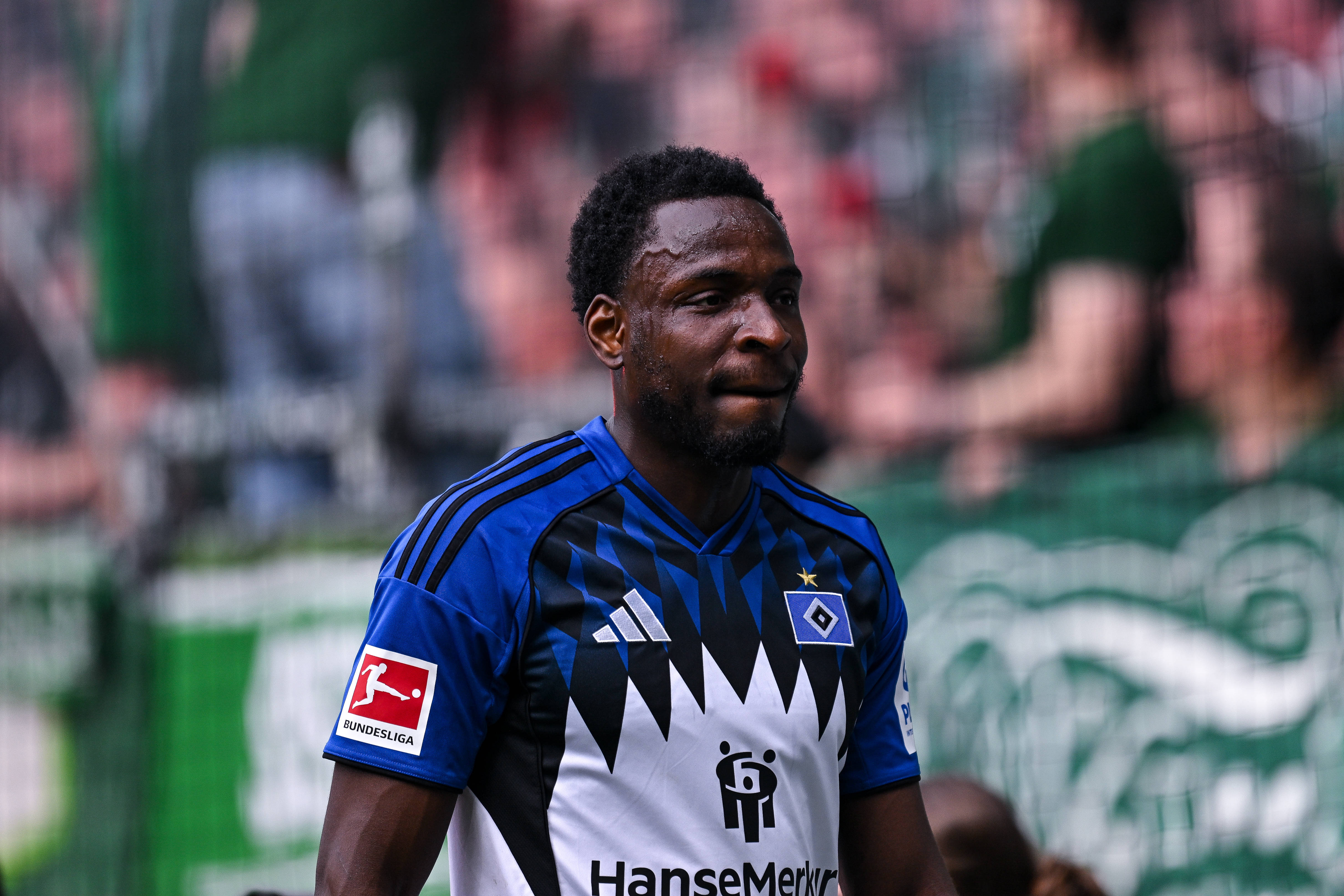 Ex-Hamburg manager defends Super Eagles star Otele amid red-card hurdle