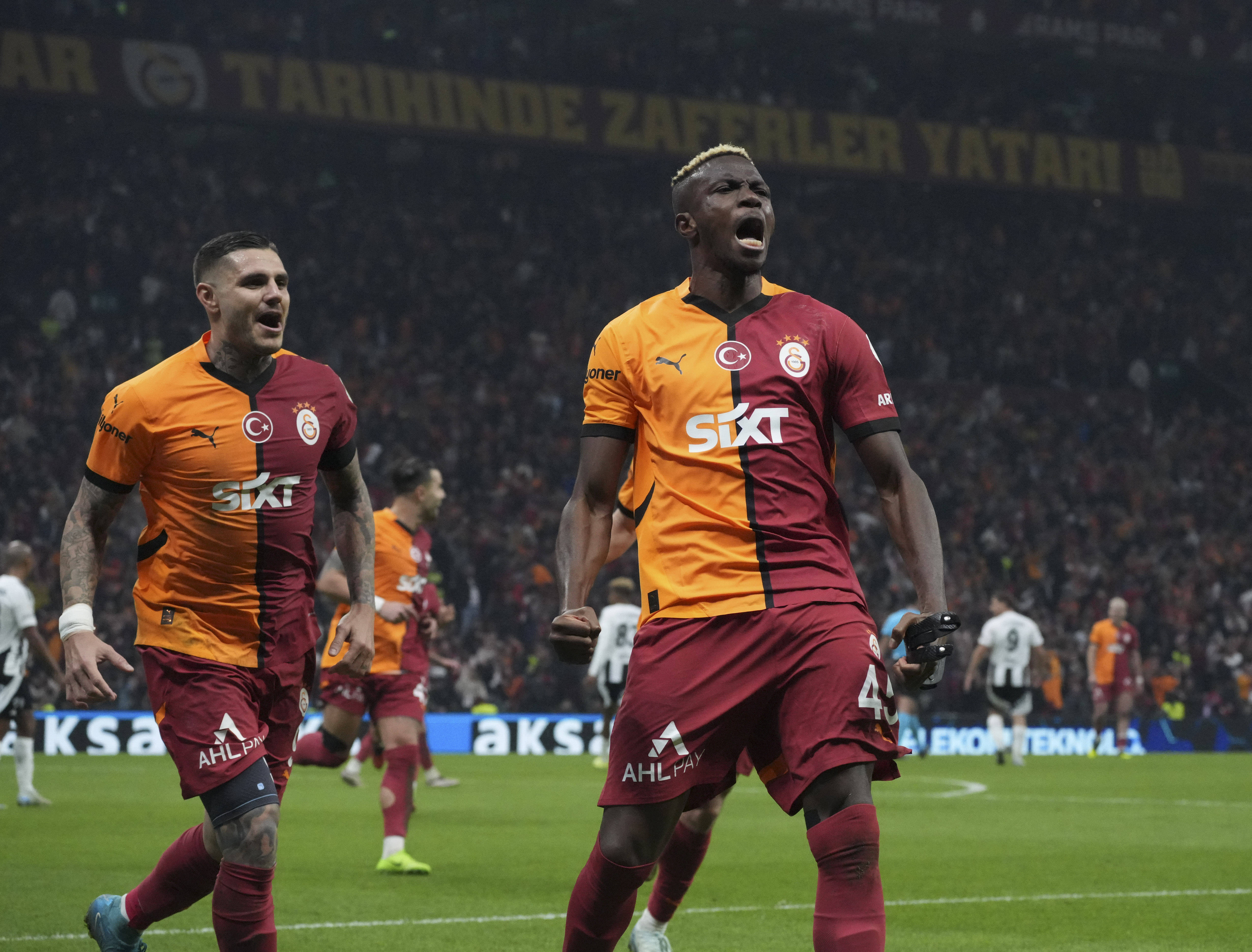 Victor Osimhen R of Galatasaray-osimhen-onuachu-trabzonspor