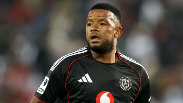 Mokwena explains Pirates advice to Mbule amid Chiefs offer
