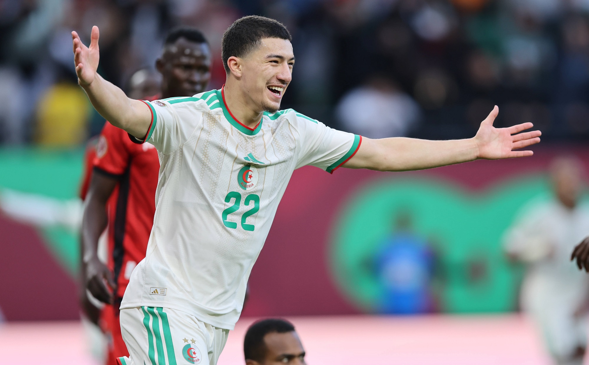 Alg&eacute;rie : Ibrahim Maza fait d&eacute;j&agrave; tomber un record &agrave; la CAN, mais re&ccedil;oit un message, &ldquo;on ne va pas r&eacute;sumer le match &agrave; un seul joueur&rdquo;